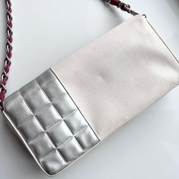 RARE Vintage Chanel No. 5 Canvas Chain Flap Bag - Picture 4 of 12